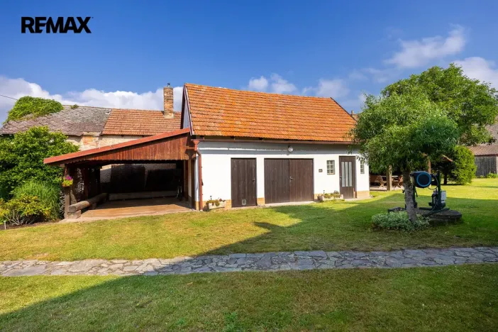 Prodej rodinného domu, Sezemice - Kladina, 202 m2