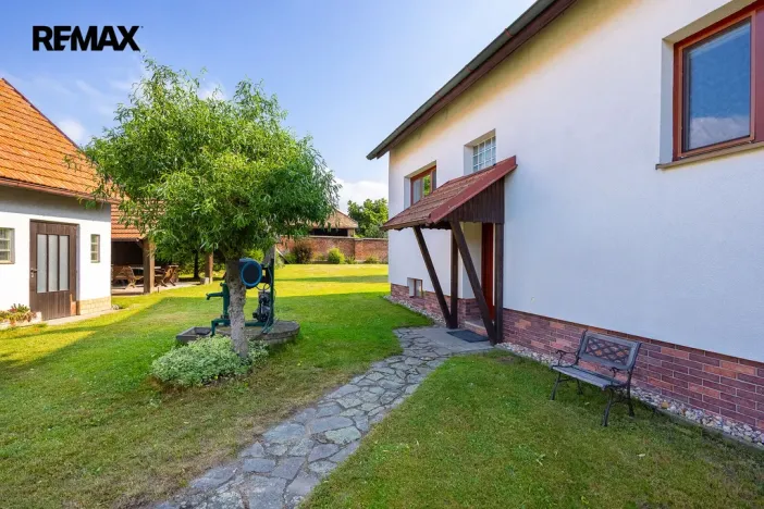 Prodej rodinného domu, Sezemice - Kladina, 202 m2