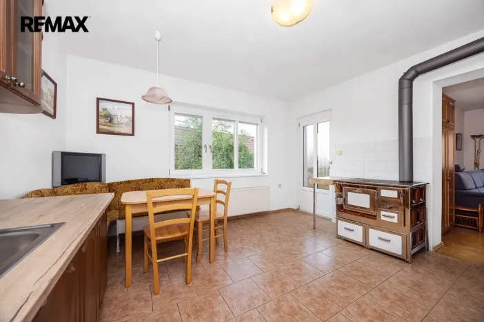 Prodej rodinného domu, Sezemice - Kladina, 202 m2