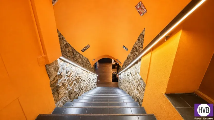 Prodej komerční nemovitosti, Čáslav, nám. Jana Žižky z Trocnova, 360 m2