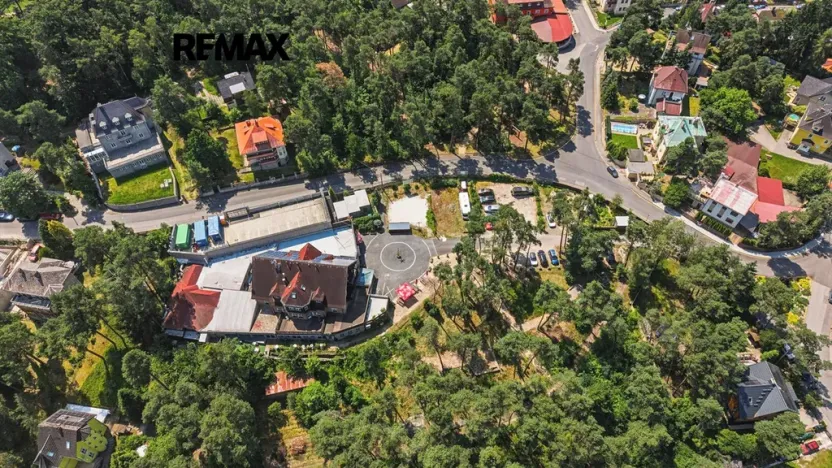 Prodej komerční nemovitosti, Doksy, 1850 m2