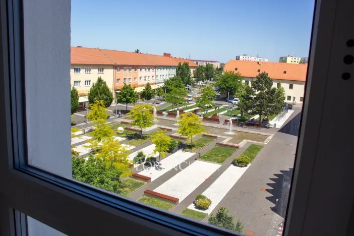 Pronájem bytu 2+kk, Veselí nad Moravou, náměstí Míru, 37 m2
