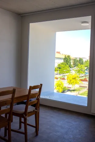 Pronájem bytu 2+kk, Veselí nad Moravou, náměstí Míru, 37 m2