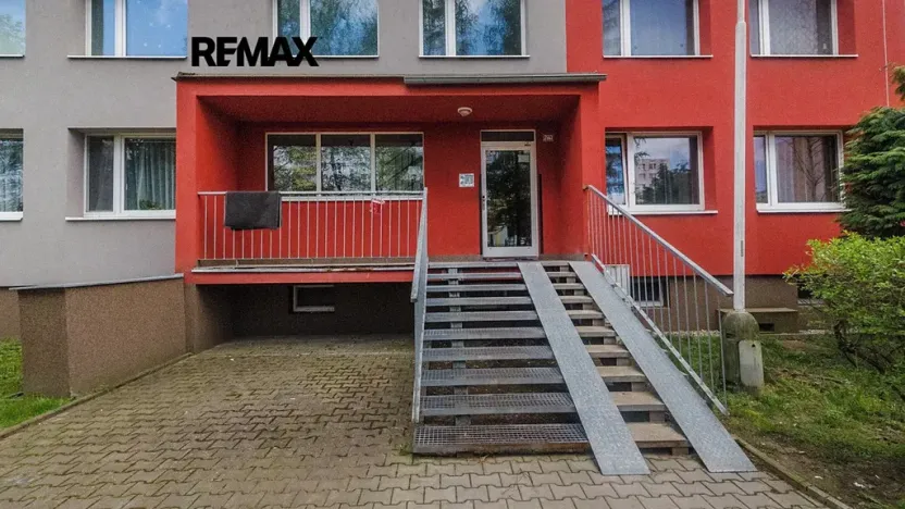 Pronájem bytu 2+kk, Kladno, Na růžovém poli, 41 m2