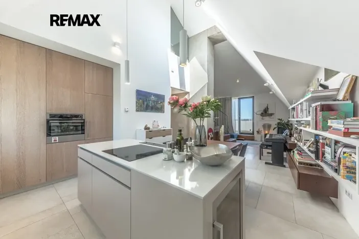 Prodej bytu 2+kk, Praha - Žižkov, Lucemburská, 80 m2