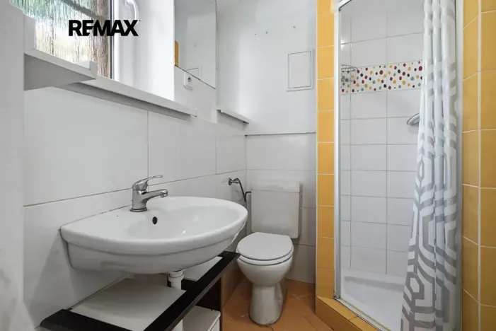 Prodej bytu 1+kk, Praha - Podolí, Na dolinách, 24 m2