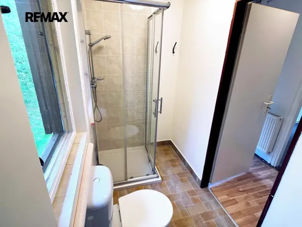 Pronájem chaty, Praha - Újezd nad Lesy, Holšická, 50 m2