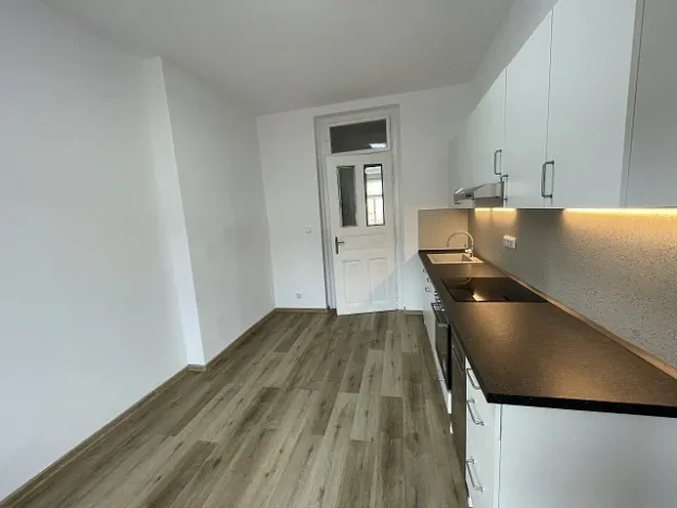Pronájem bytu 2+1, Praha, Bořivojova, 7042 m2