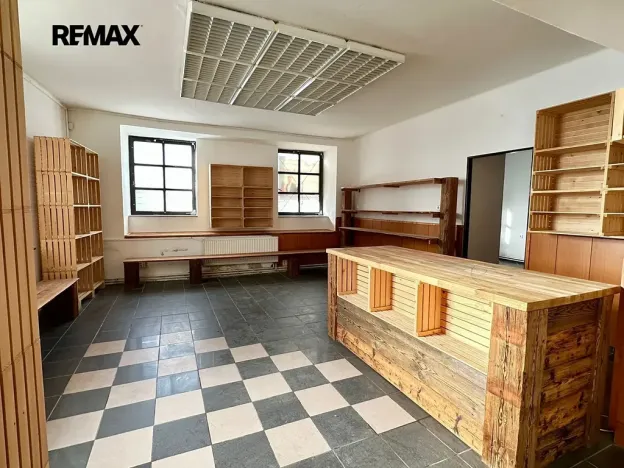 Pronájem obchodního prostoru, Mohelnice, Kostelní nám., 80 m2