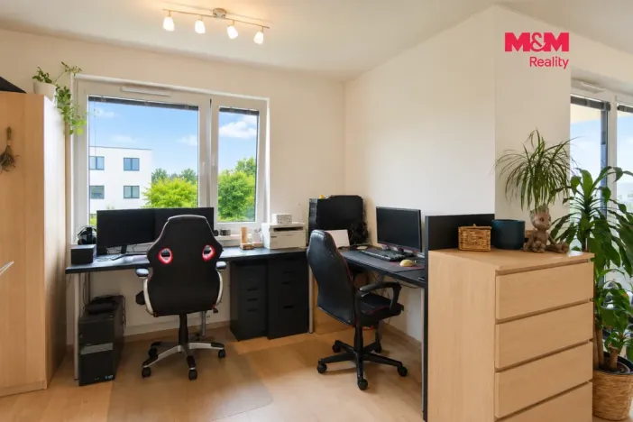 Pronájem bytu 2+kk, Praha - Vysočany, Strnadových, 58 m2