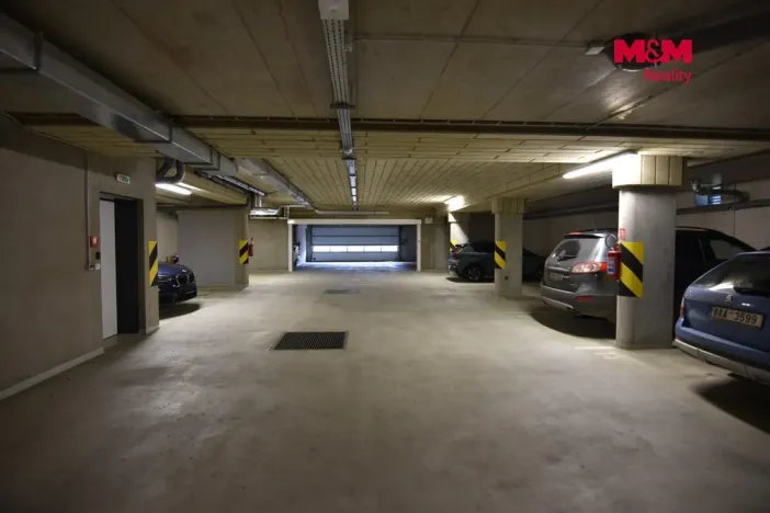 Pronájem bytu 2+kk, Praha - Vysočany, Strnadových, 58 m2