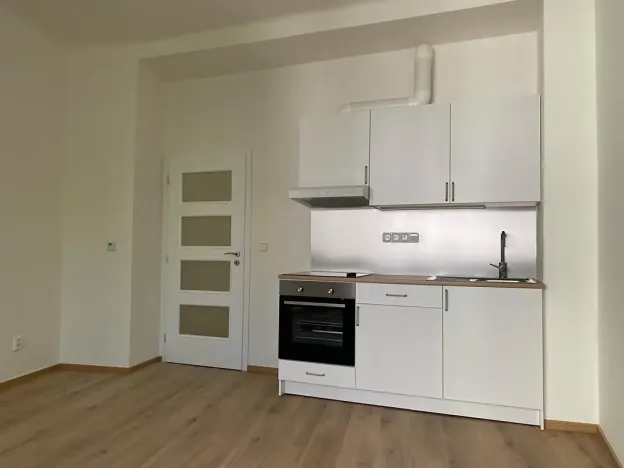 Pronájem bytu 1+kk, Praha - Vršovice, Přípotoční, 28 m2