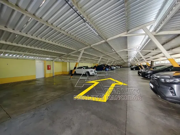 Prodej garážového stání, České Budějovice, 13 m2