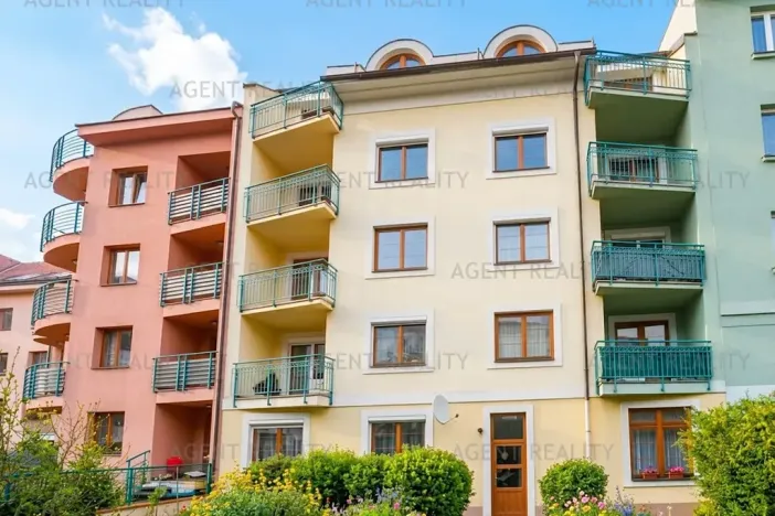 Pronájem bytu 2+kk, Praha - Břevnov, Slavníkova, 57 m2
