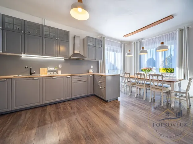 Prodej rodinného domu, Všejany, Na Prstýnku, 256 m2