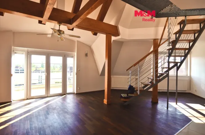 Pronájem bytu 3+1, Praha - Hloubětín, V Novém Hloubětíně, 162 m2