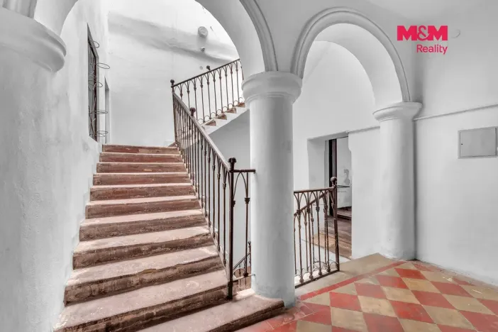 Prodej rodinného domu, Jičín - Staré Město, Valdštejnovo náměstí, 917 m2