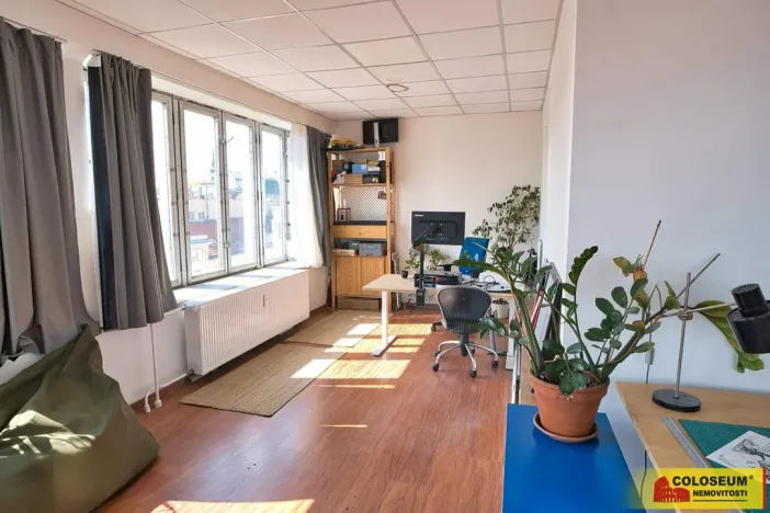 Pronájem kanceláře, Brno - Brno-město, 756 m2