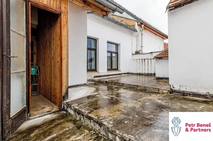 Prodej obchodního prostoru, Rakovník, Husovo náměstí, 1100 m2