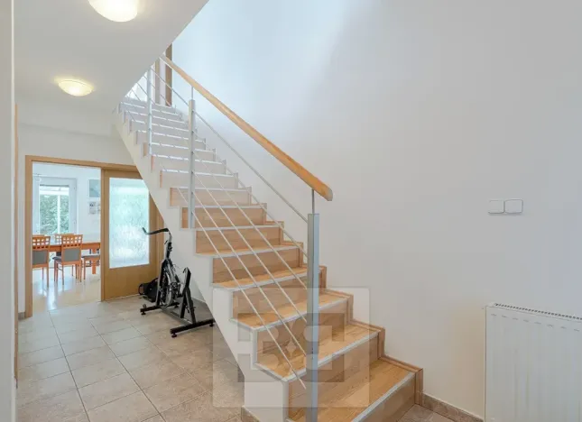 Pronájem rodinného domu, Praha - Kbely, Pod Nouzovem, 148 m2