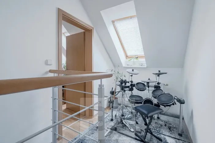 Pronájem rodinného domu, Praha - Kbely, Pod Nouzovem, 148 m2