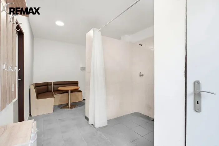 Prodej ubytování, Jablonné v Podještědí - Markvartice, U Stadionu, 1730 m2