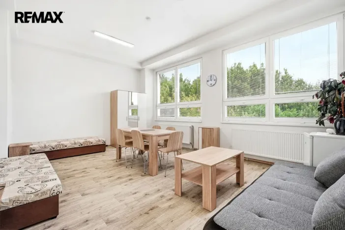 Prodej ubytování, Jablonné v Podještědí - Markvartice, U Stadionu, 1730 m2