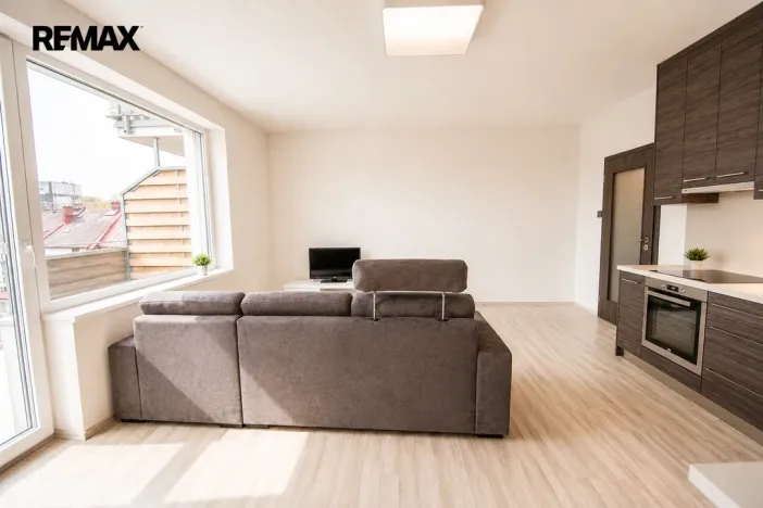 Prodej bytu 1+kk, Hradec Králové, V Koutech, 37 m2