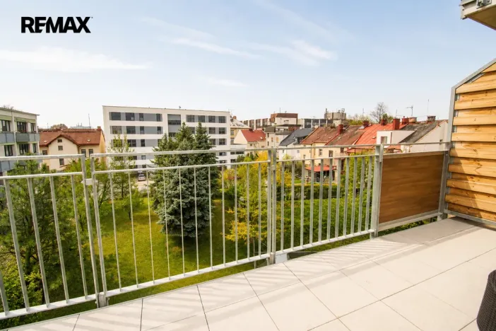 Prodej bytu 1+kk, Hradec Králové, V Koutech, 37 m2