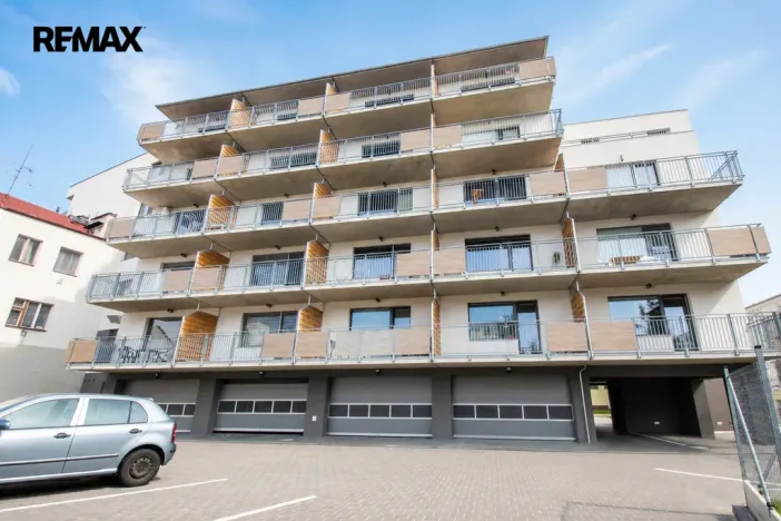 Prodej bytu 1+kk, Hradec Králové, V Koutech, 37 m2