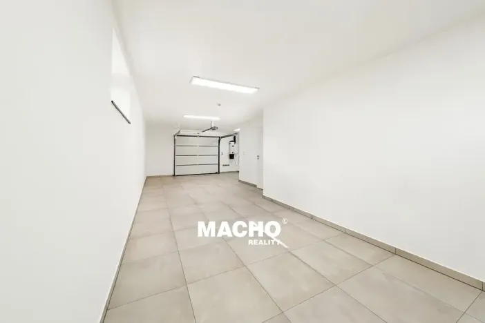 Pronájem rodinného domu, Kosoř, Školská, 380 m2