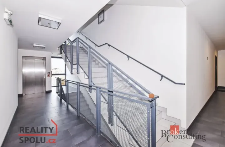 Pronájem bytu 1+kk, Praha - Libeň, Matějkova, 49 m2