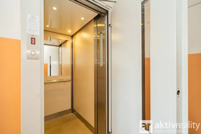 Prodej bytu 2+kk, Neratovice, Na Výsluní, 43 m2