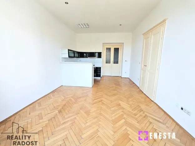 Pronájem bytu 2+kk, Praha - Nusle, náměstí Generála Kutlvašra, 55 m2
