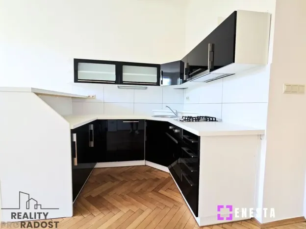 Pronájem bytu 2+kk, Praha - Nusle, náměstí Generála Kutlvašra, 55 m2