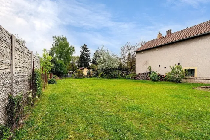 Prodej pozemku, Praha, 1418 m2
