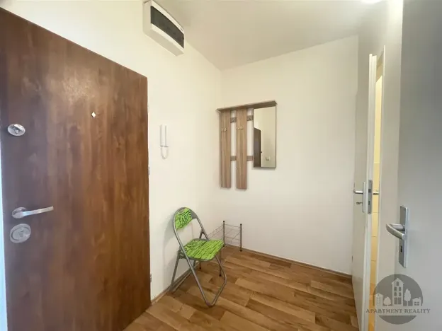 Pronájem bytu 1+kk, Praha - Troja, Mazurská, 30 m2