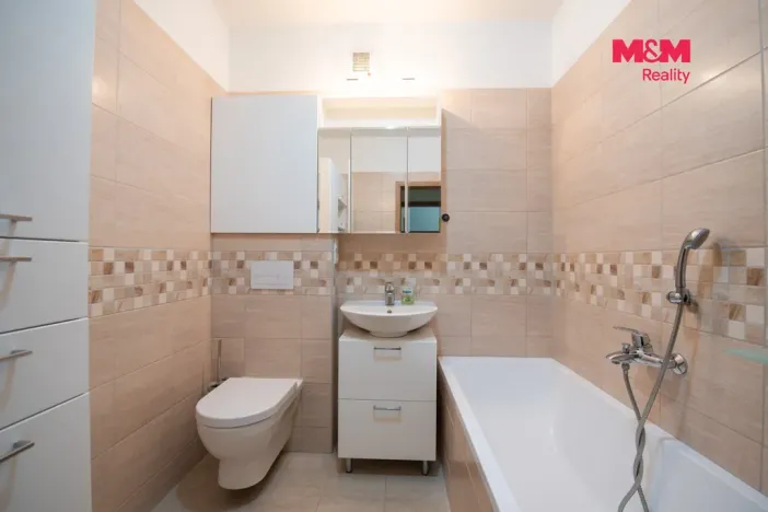 Pronájem bytu 2+kk, Hradec Králové - Třebeš, Svatojánská, 49 m2