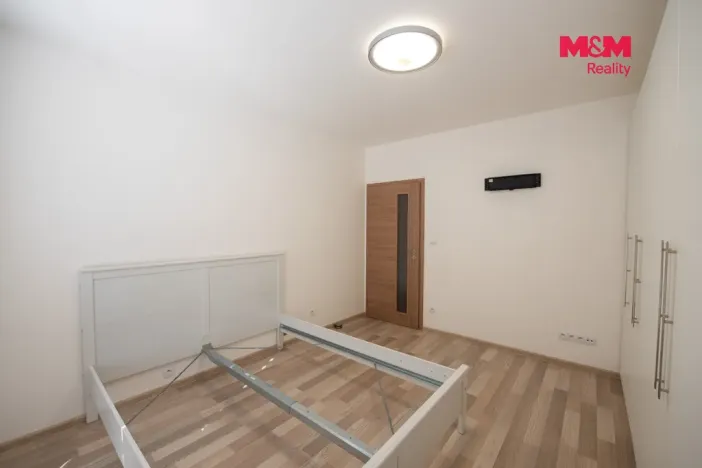 Pronájem bytu 2+kk, Hradec Králové - Třebeš, Svatojánská, 49 m2