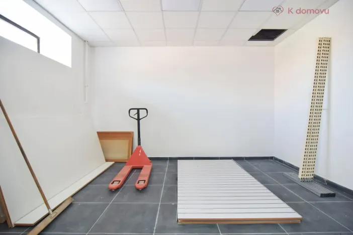 Pronájem obchodního prostoru, Olomouc - Holice, Keplerova, 162 m2
