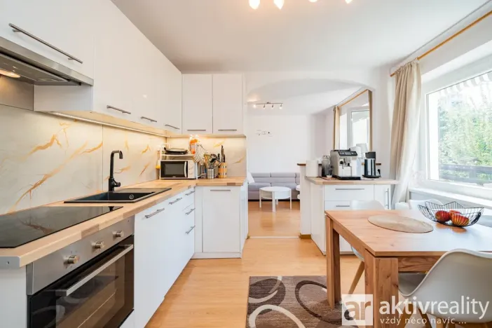 Prodej rodinného domu, Praha - Komořany, Nad teplárnou, 260 m2