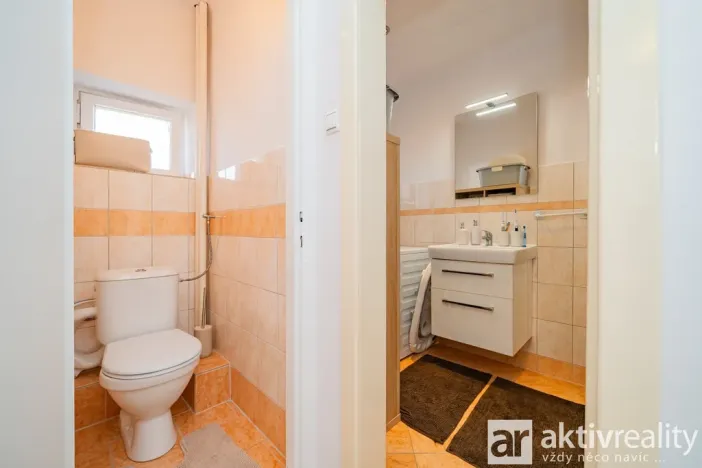 Prodej rodinného domu, Praha - Komořany, Nad teplárnou, 260 m2