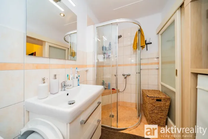 Prodej rodinného domu, Praha - Komořany, Nad teplárnou, 260 m2