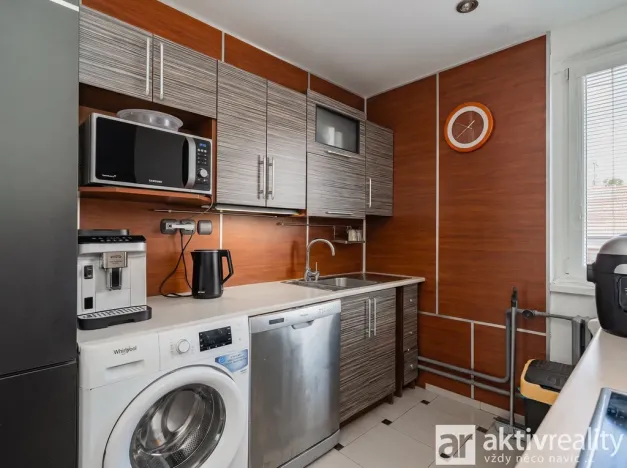 Prodej rodinného domu, Praha - Komořany, Nad teplárnou, 260 m2