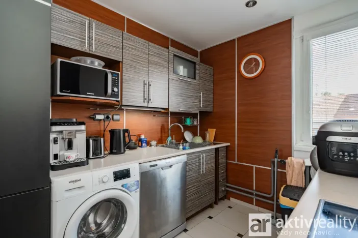 Prodej rodinného domu, Praha - Komořany, Nad teplárnou, 260 m2