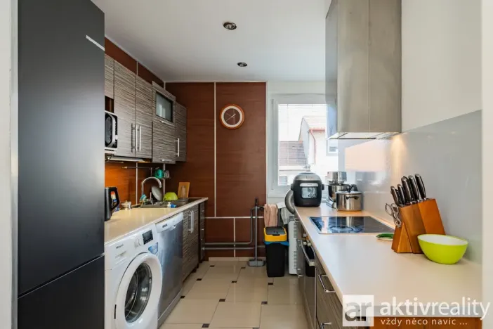 Prodej rodinného domu, Praha - Komořany, Nad teplárnou, 260 m2