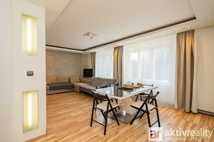 Prodej rodinného domu, Praha - Komořany, Nad teplárnou, 260 m2