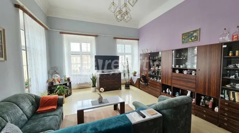 Prodej činžovního domu, Znojmo, Horní náměstí, 862 m2