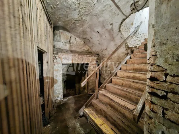 Prodej činžovního domu, Znojmo, Horní náměstí, 862 m2