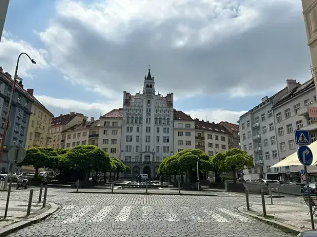 Pronájem bytu 1+kk, Praha - Dejvice, Kyjevská, 45 m2